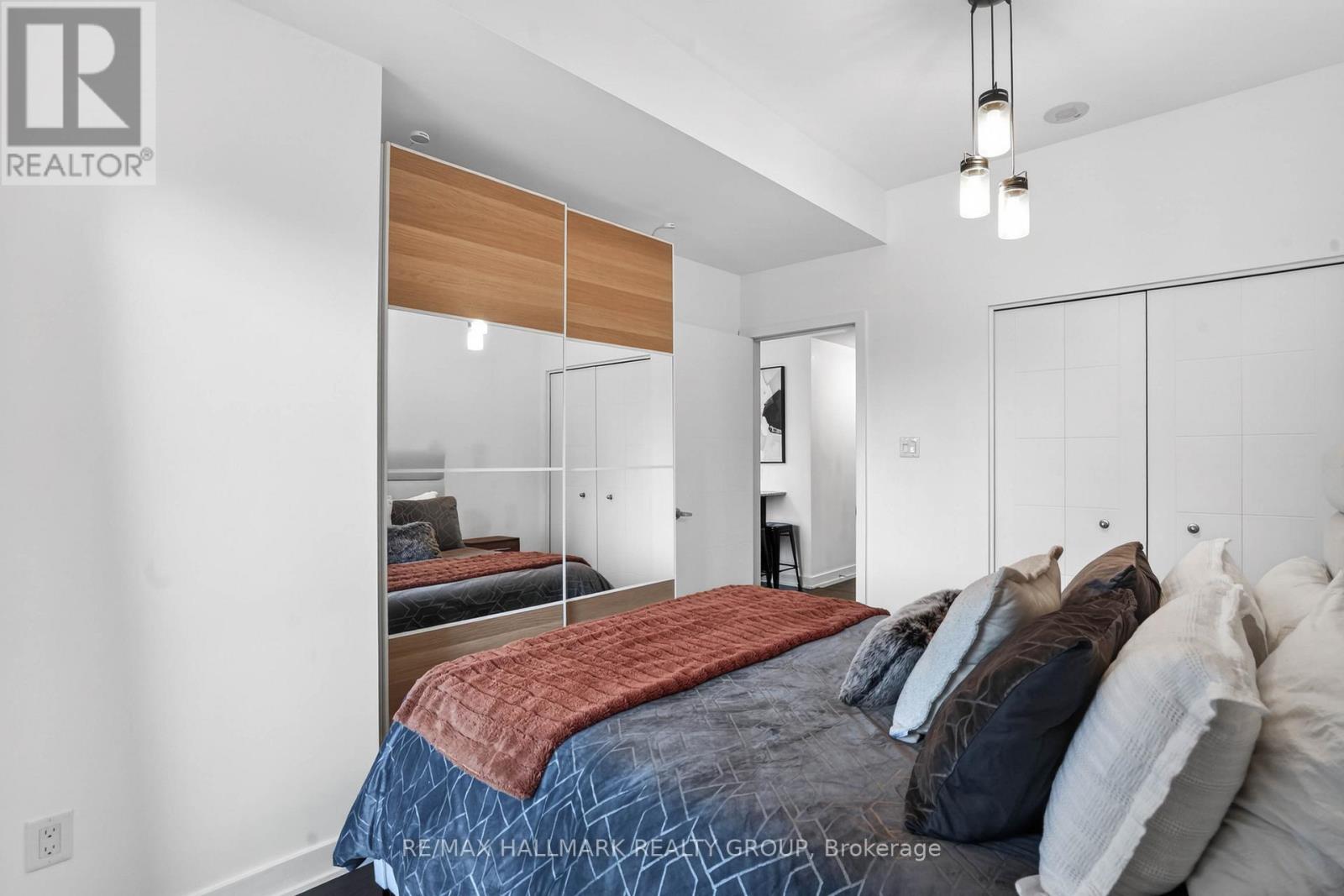 1 Bed, 1 Bath House for Sale in Ottawa – 2003 – 179 METCALFE STREET, Ottawa – MLS# X13459288 - Image 12