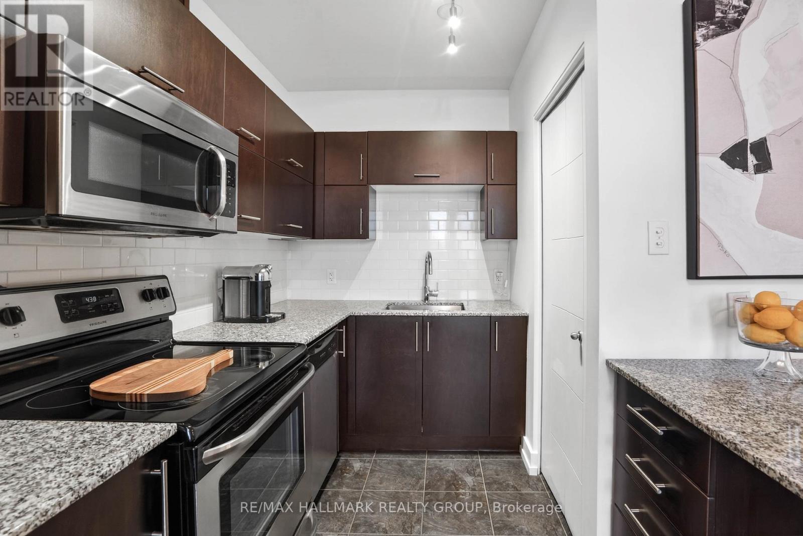 1 Bed, 1 Bath House for Sale in Ottawa – 2003 – 179 METCALFE STREET, Ottawa – MLS# X13459288 - Image 6