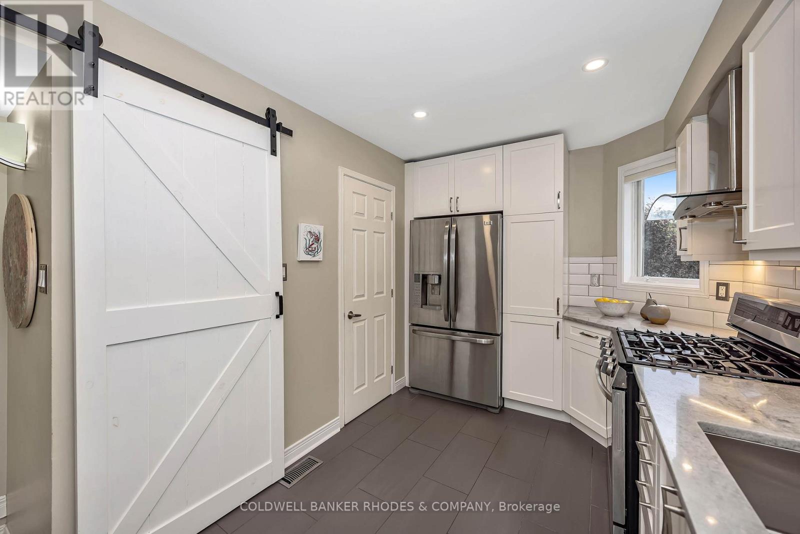 3 Bed, 3 Bath House for Sale in Ottawa – 372 LISGAR STREET, Ottawa – MLS# X13459290 - Image 17