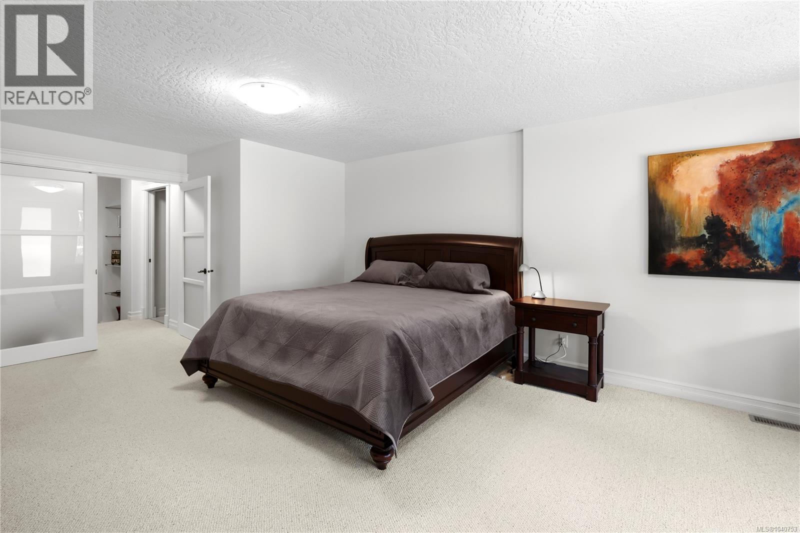 3151 Klanawa Cres - 16
