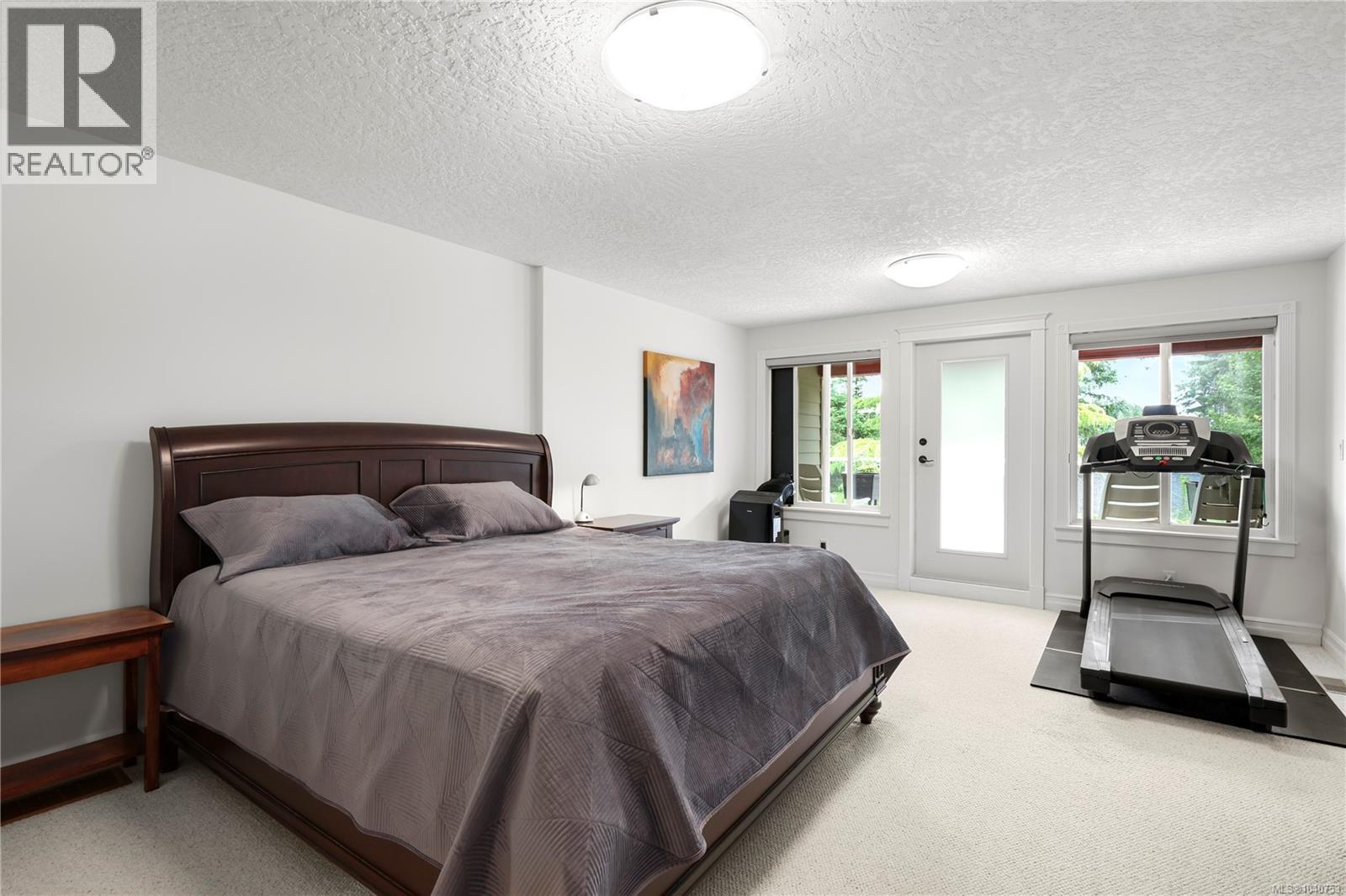 3151 Klanawa Cres - 15