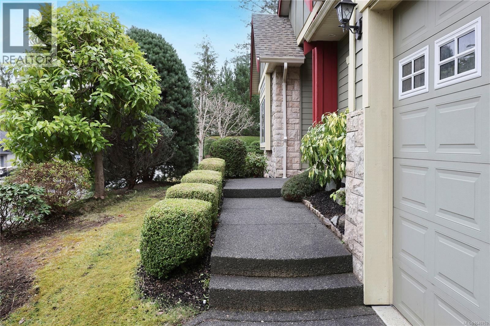 3151 Klanawa Cres - 50