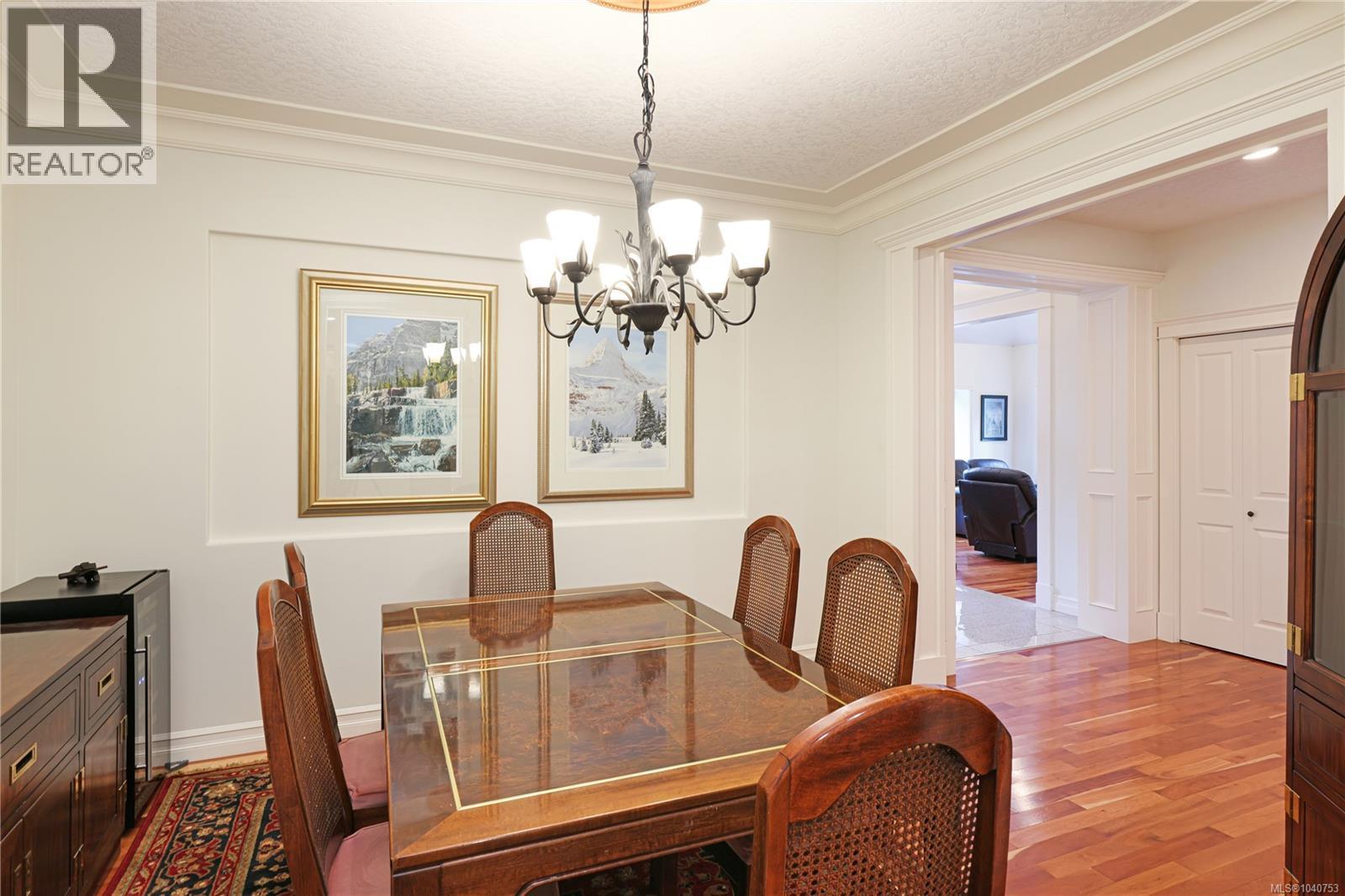 3151 Klanawa Cres - 18