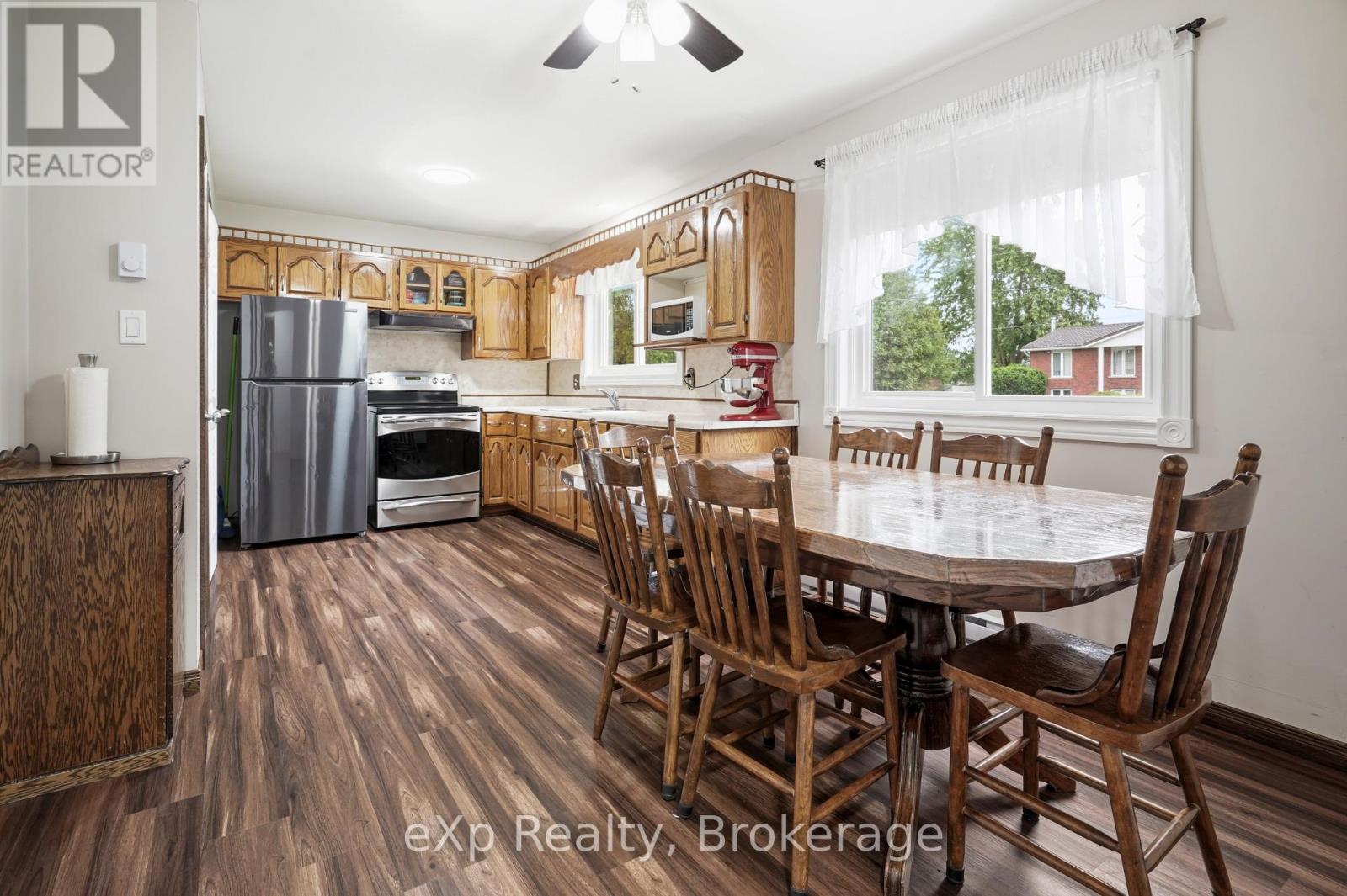 4094 QUEEN STREET - 13