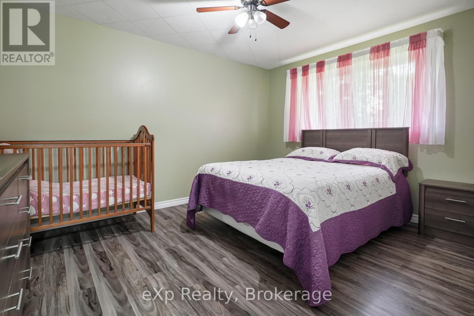 4094 QUEEN STREET - 17