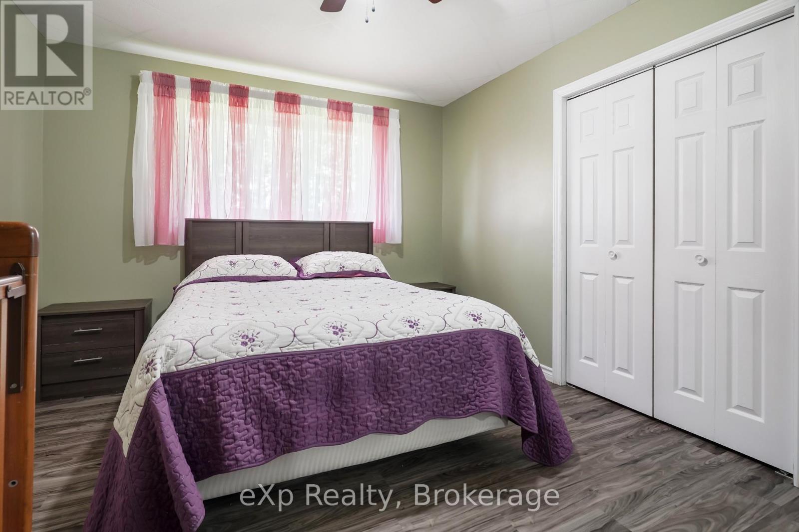4094 QUEEN STREET - 18