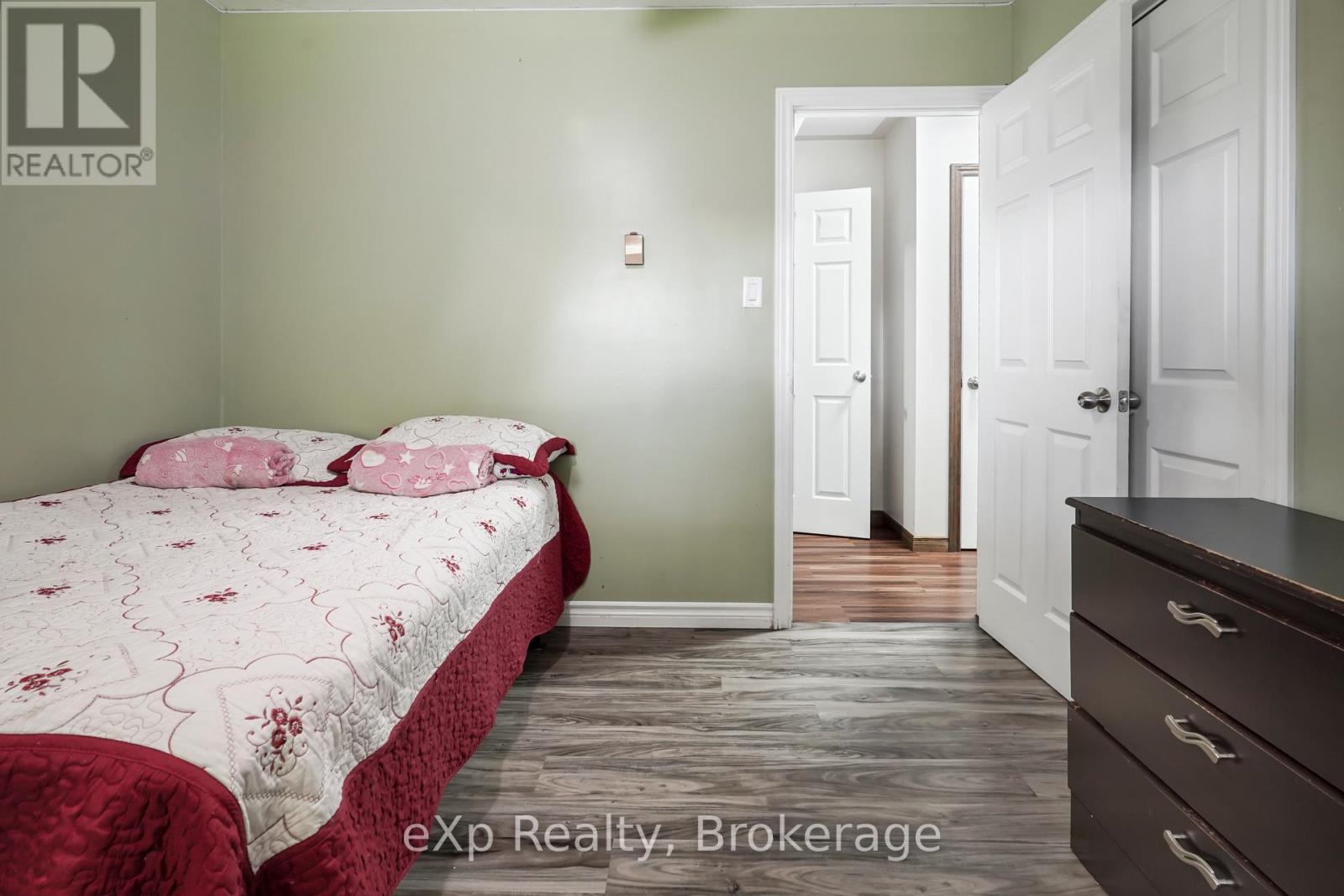 4094 QUEEN STREET - 20