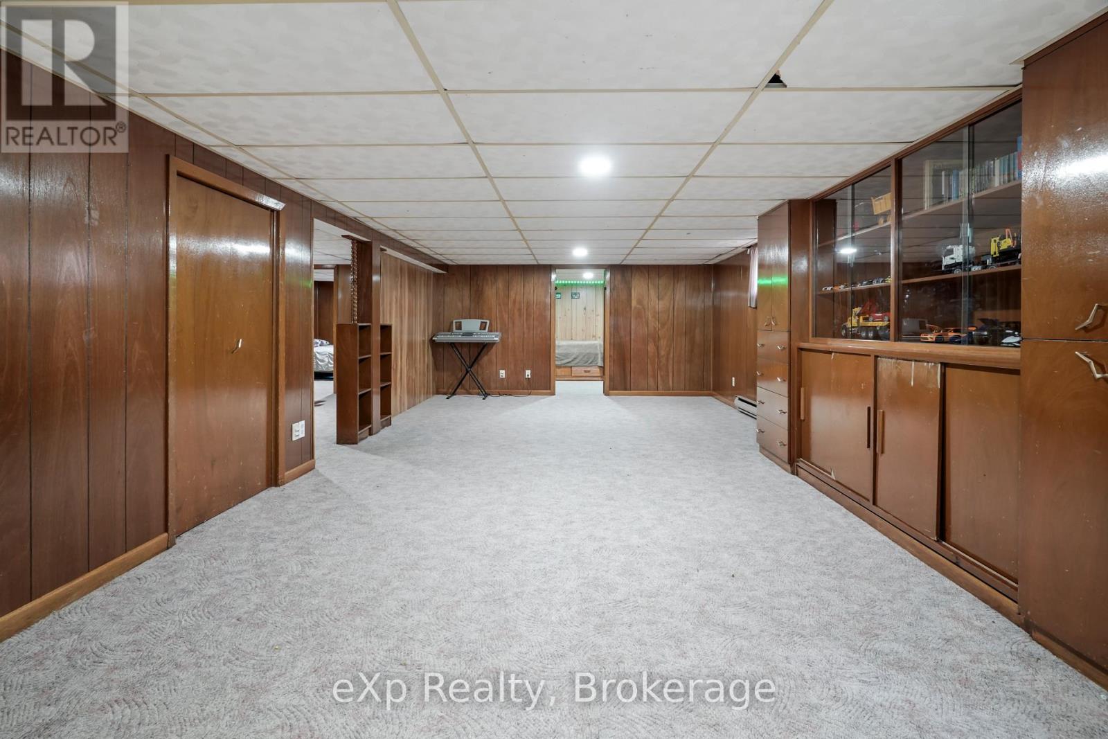 4094 QUEEN STREET - 30