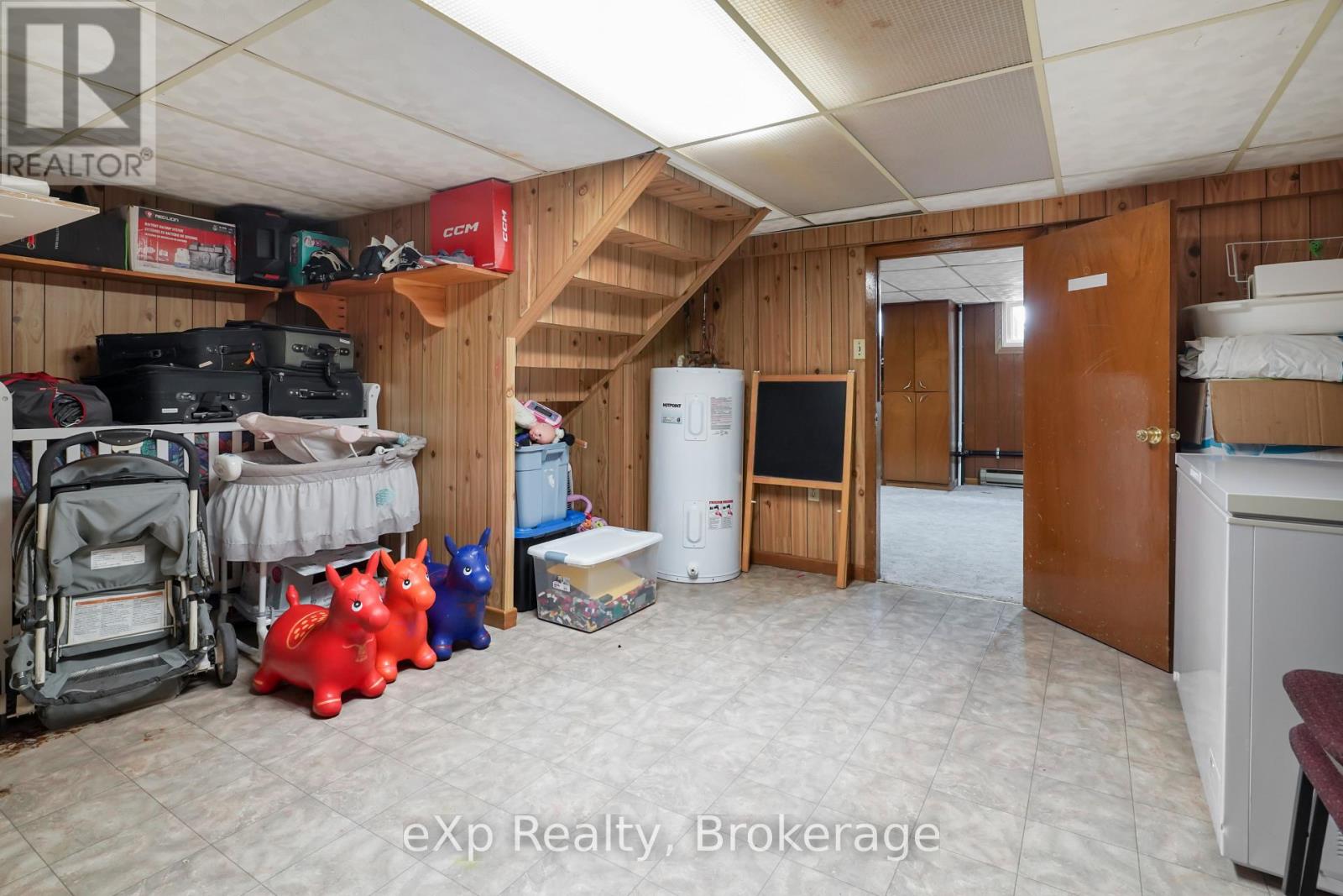 4094 QUEEN STREET - 36