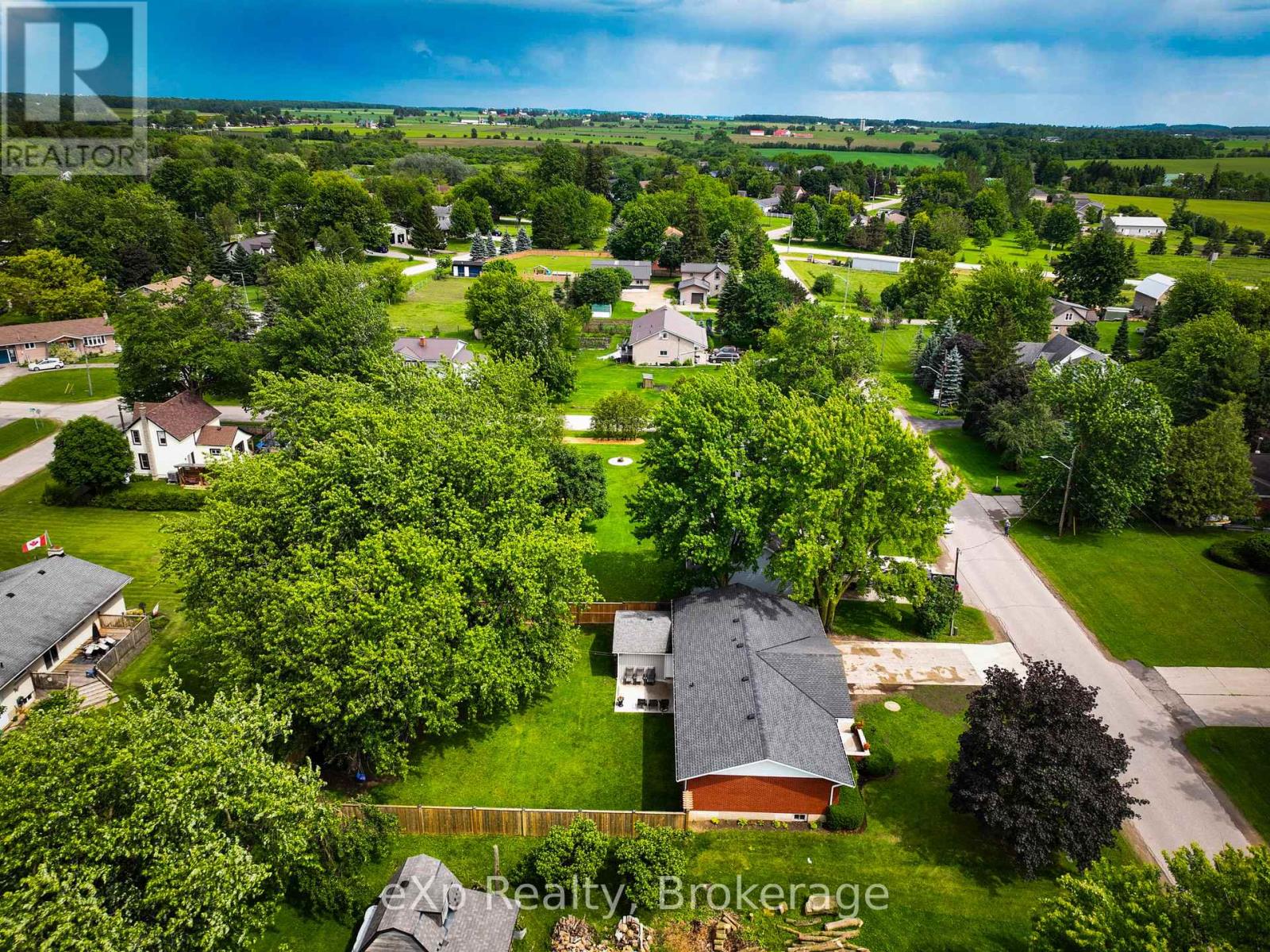 4094 QUEEN STREET - 40