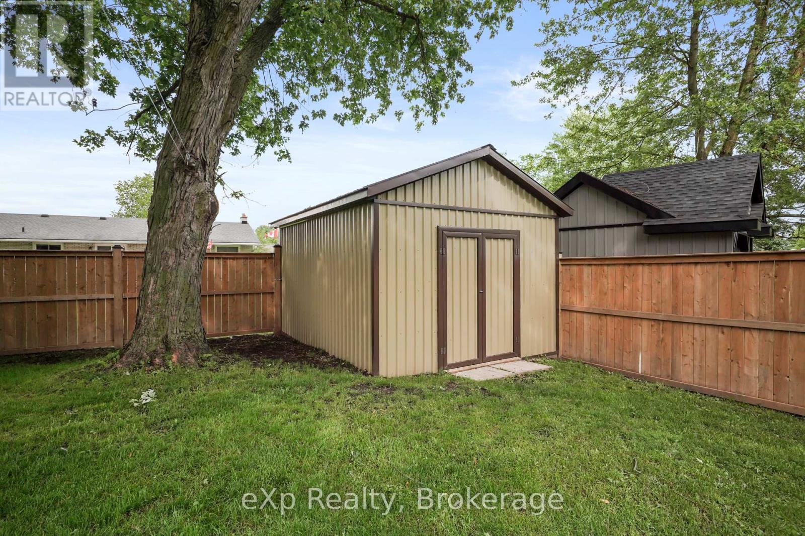 4094 QUEEN STREET - 46