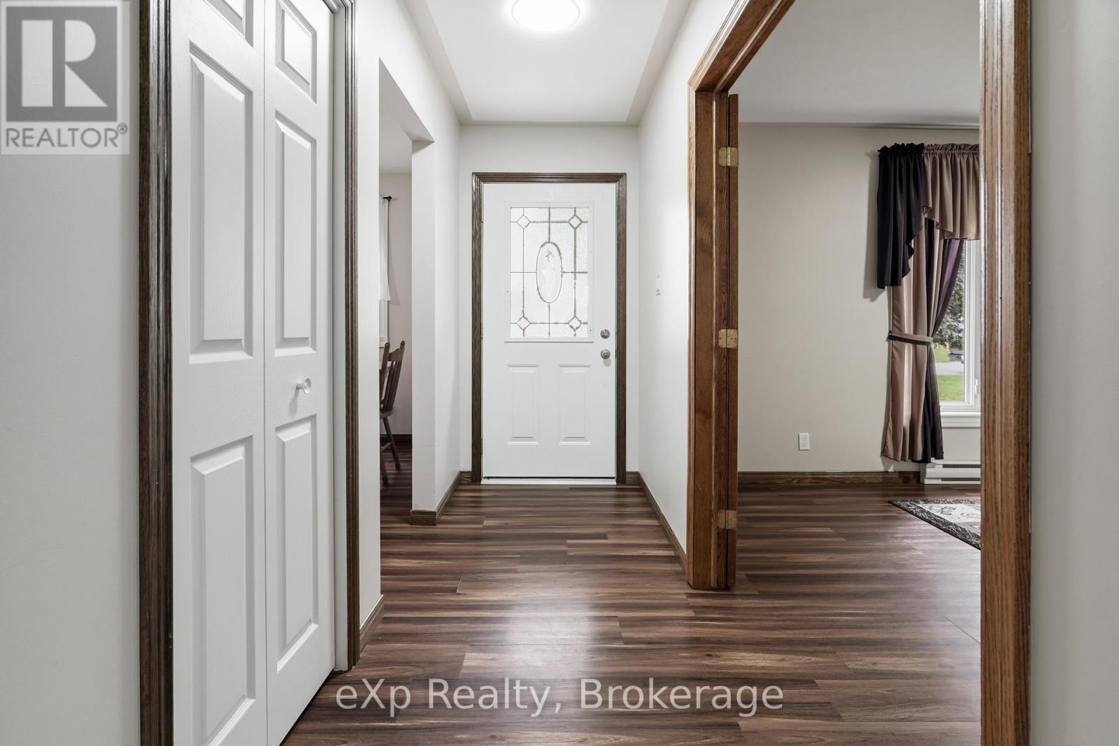4094 QUEEN STREET - 6