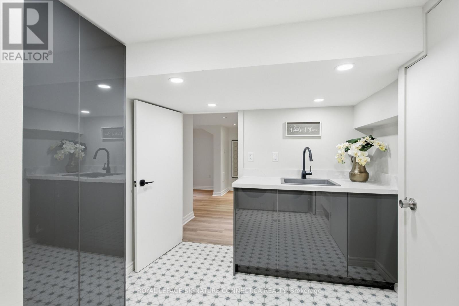 39 GLENGOWAN ROAD - 42