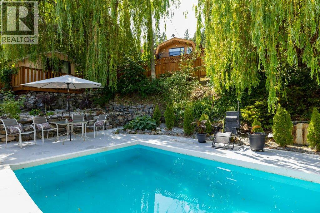 10724 Pinecrest Road - 12