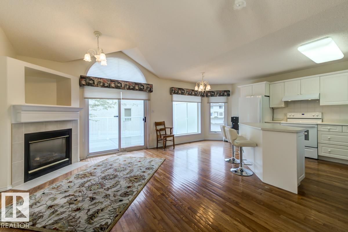 #7 9731 174 ST NW - 12