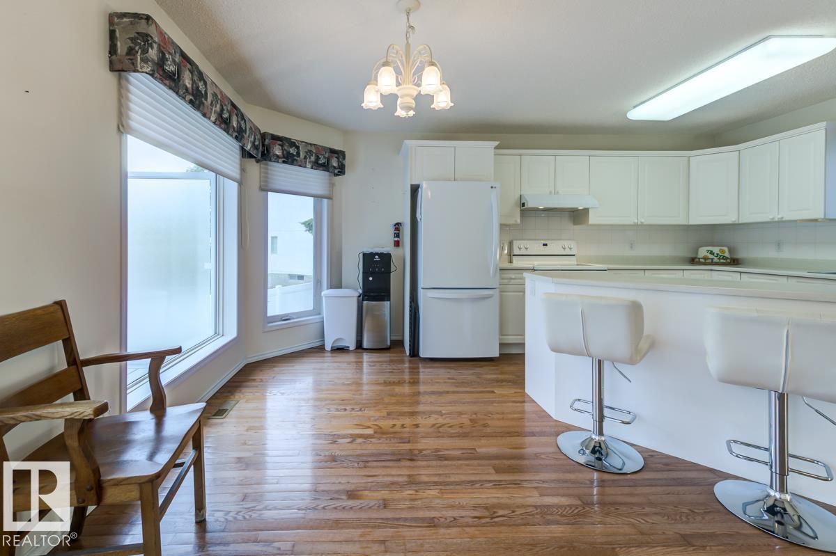 #7 9731 174 ST NW - 15