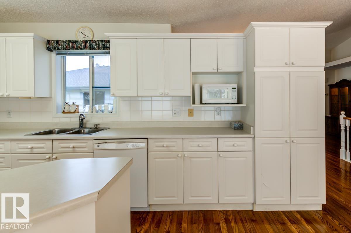 #7 9731 174 ST NW - 18