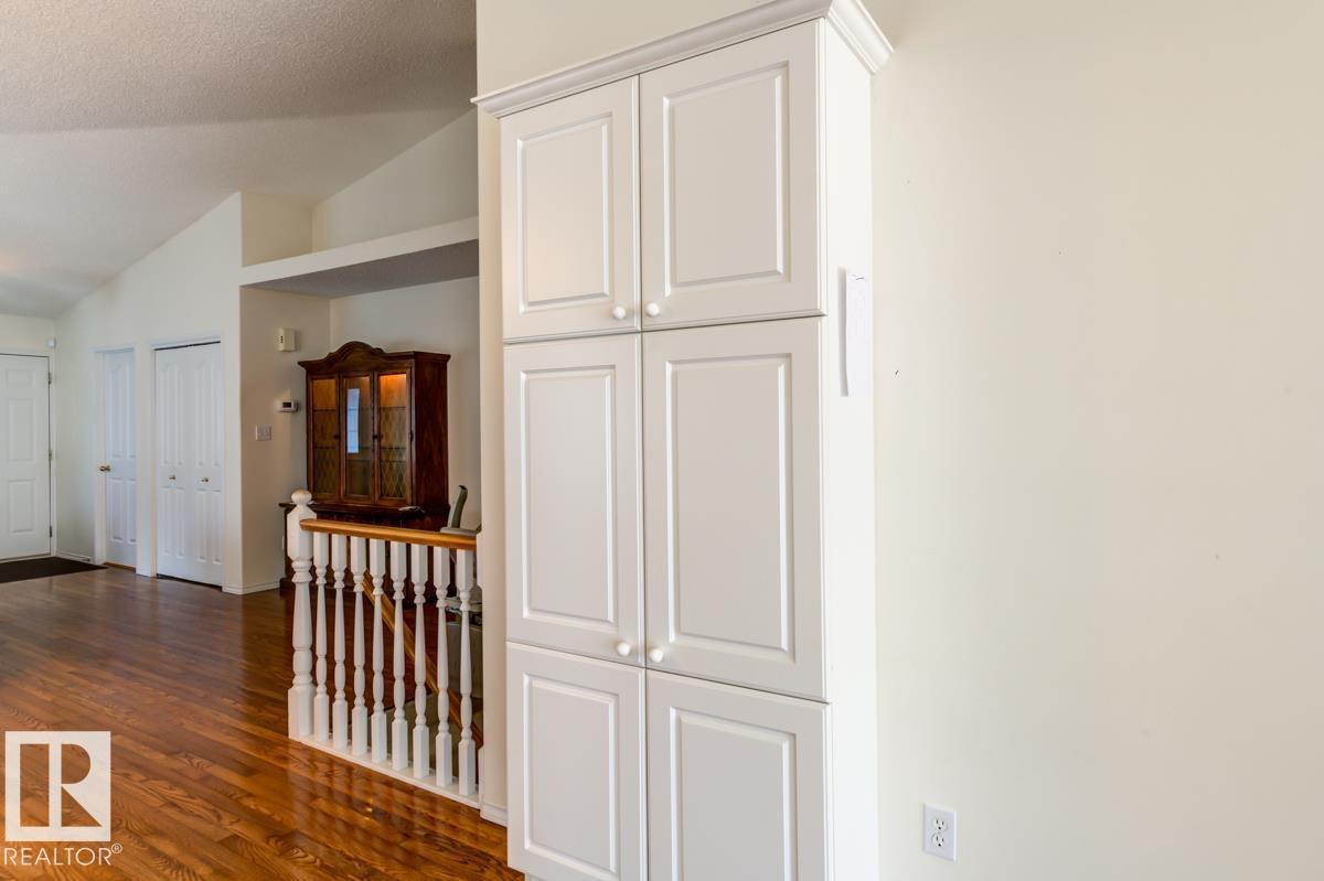 #7 9731 174 ST NW - 19