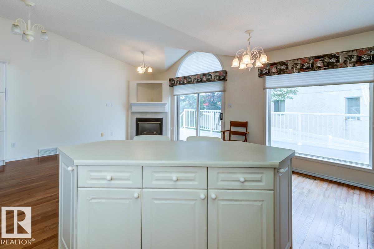 #7 9731 174 ST NW - 23