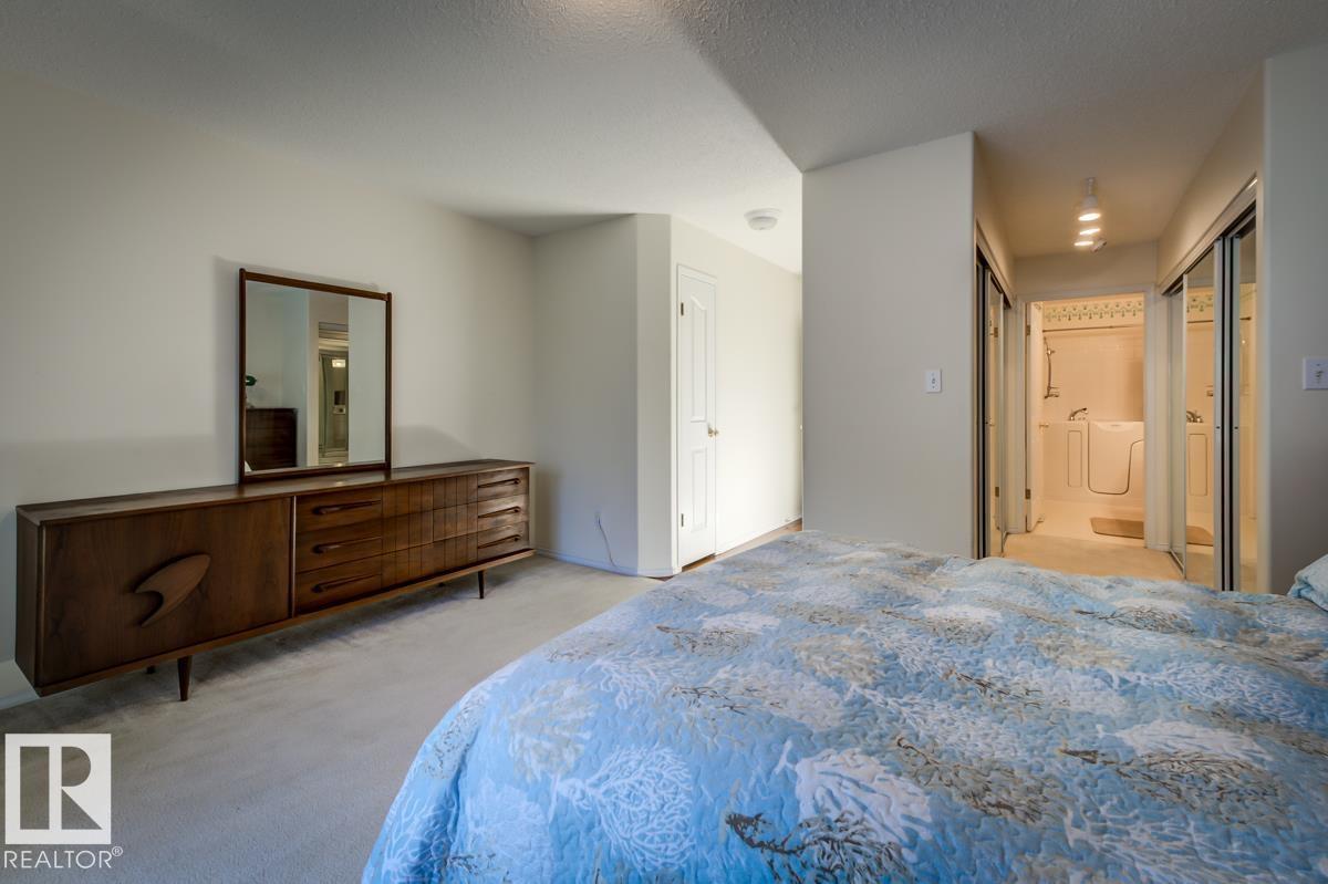 #7 9731 174 ST NW - 28