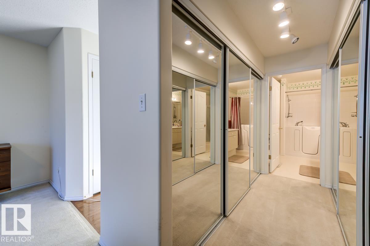 #7 9731 174 ST NW - 31