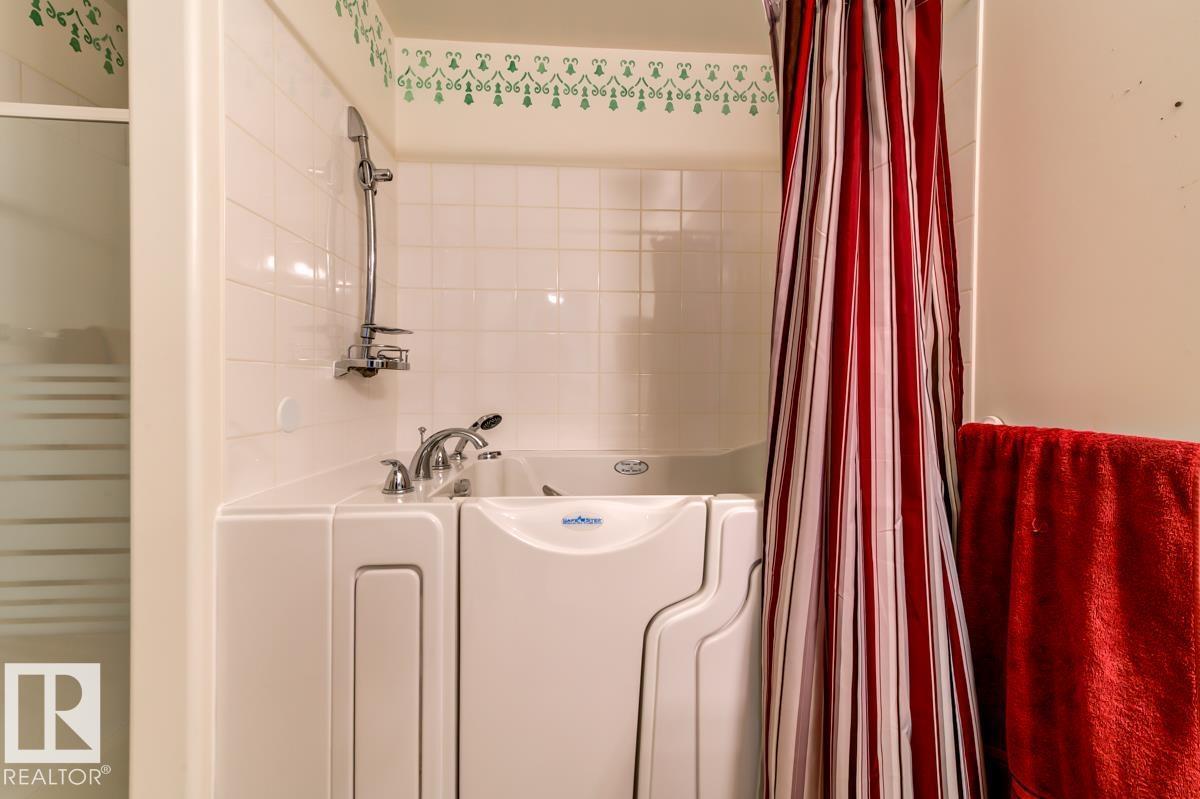 #7 9731 174 ST NW - 33