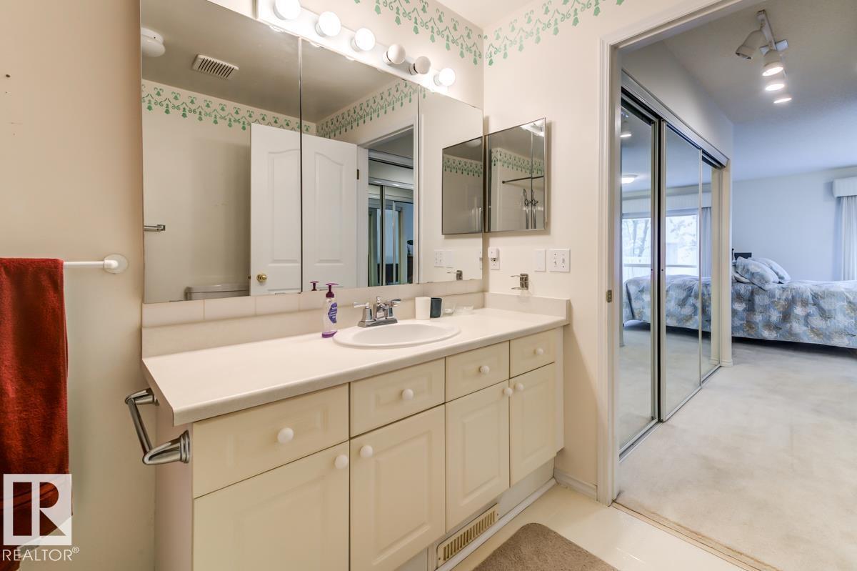 #7 9731 174 ST NW - 35