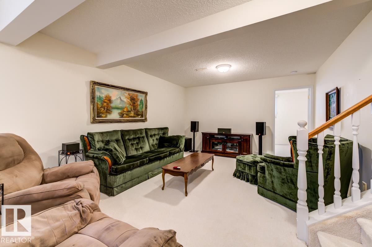 #7 9731 174 ST NW - 37