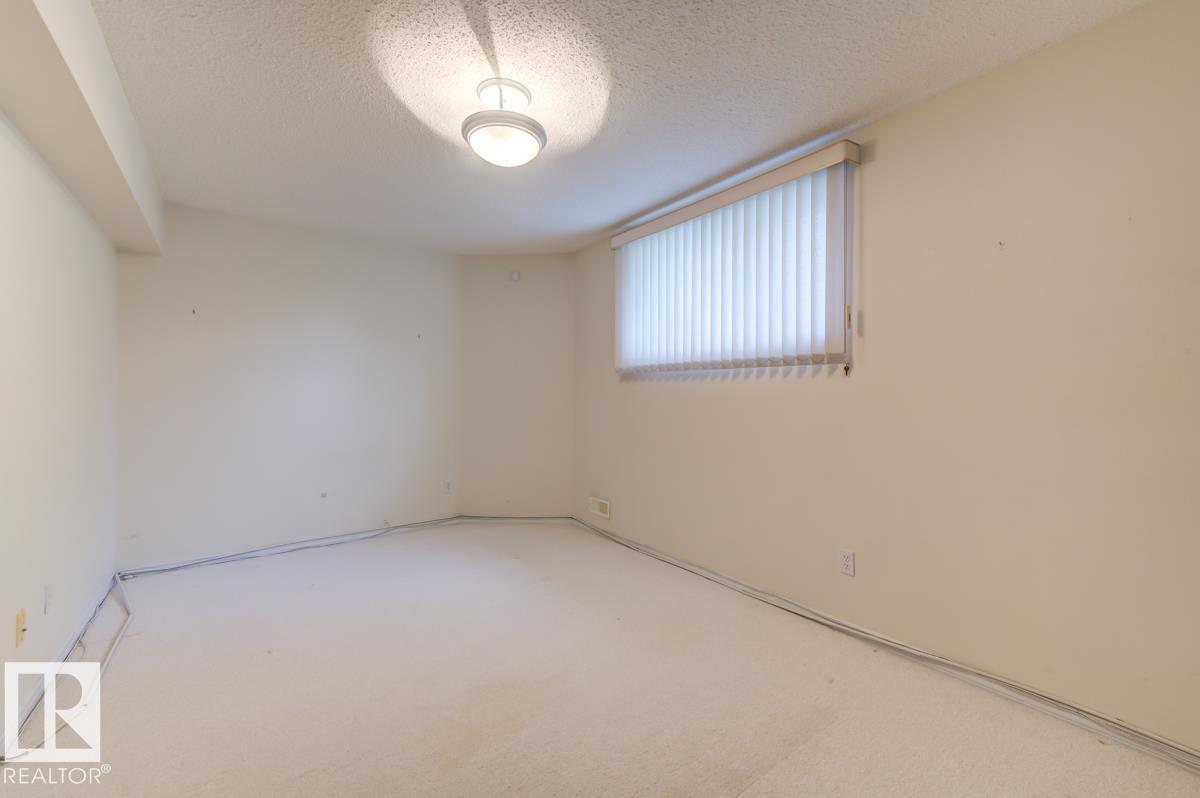 #7 9731 174 ST NW - 39