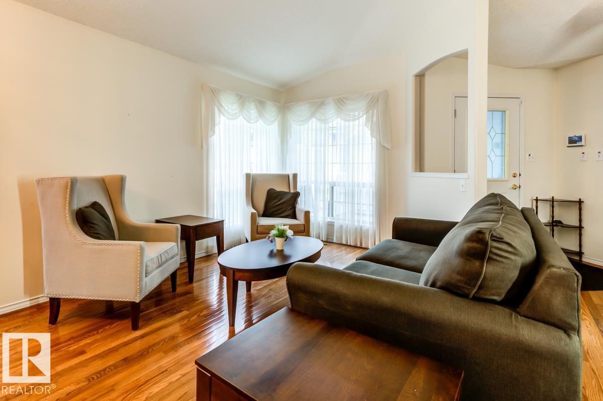 #7 9731 174 ST NW - 4