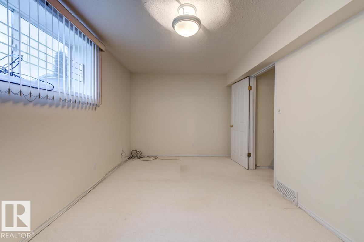 #7 9731 174 ST NW - 40