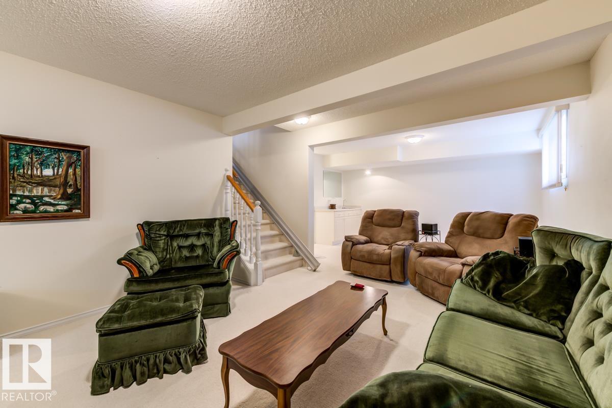 #7 9731 174 ST NW - 42