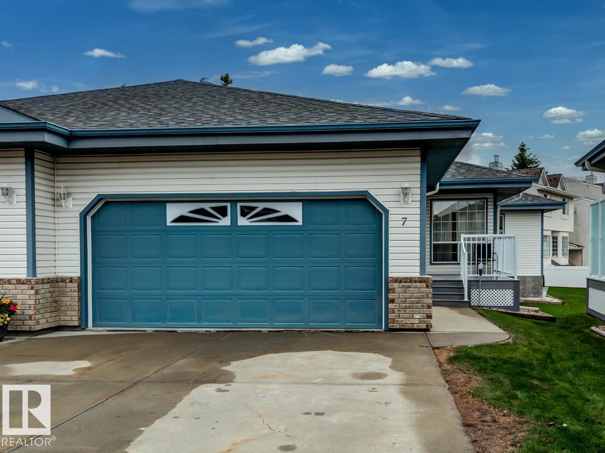#7 9731 174 ST NW - 54