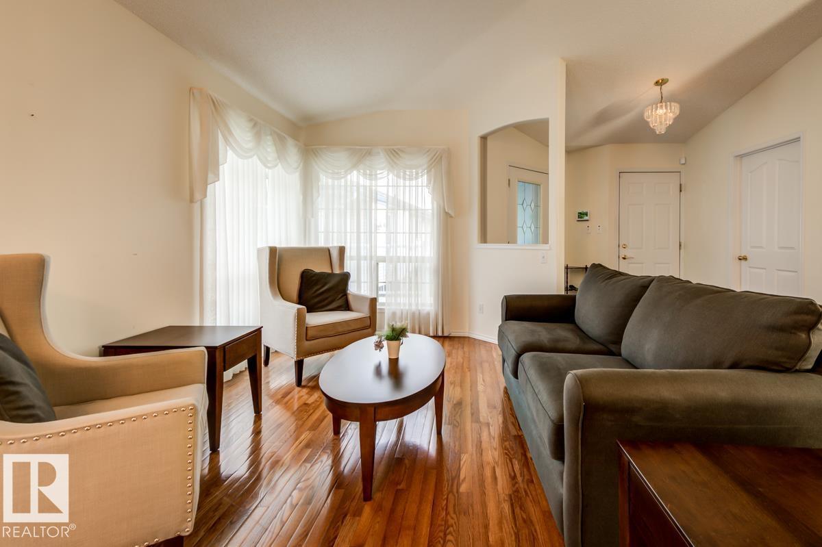 #7 9731 174 ST NW - 7