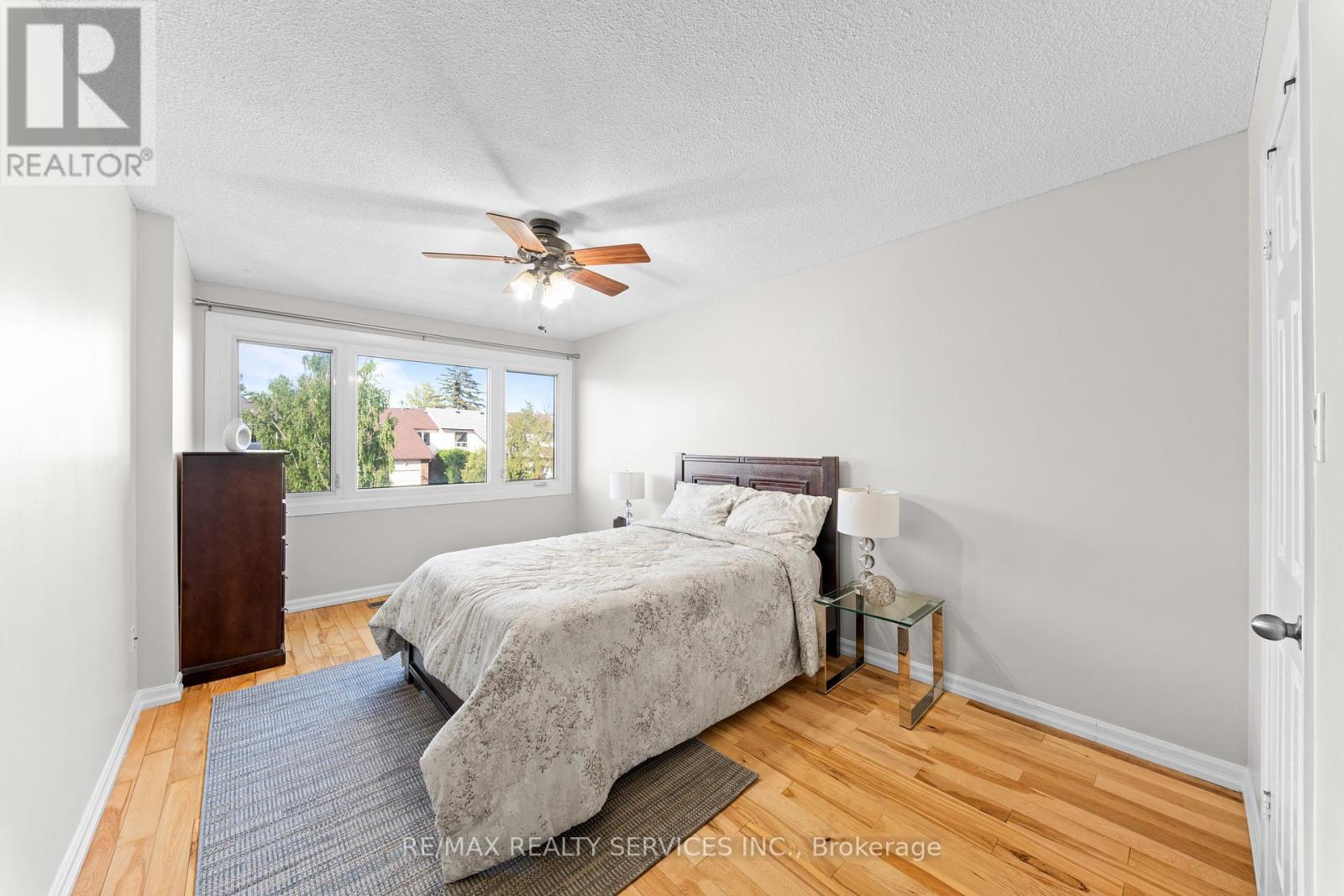 28 KINGSWOOD DRIVE - 16