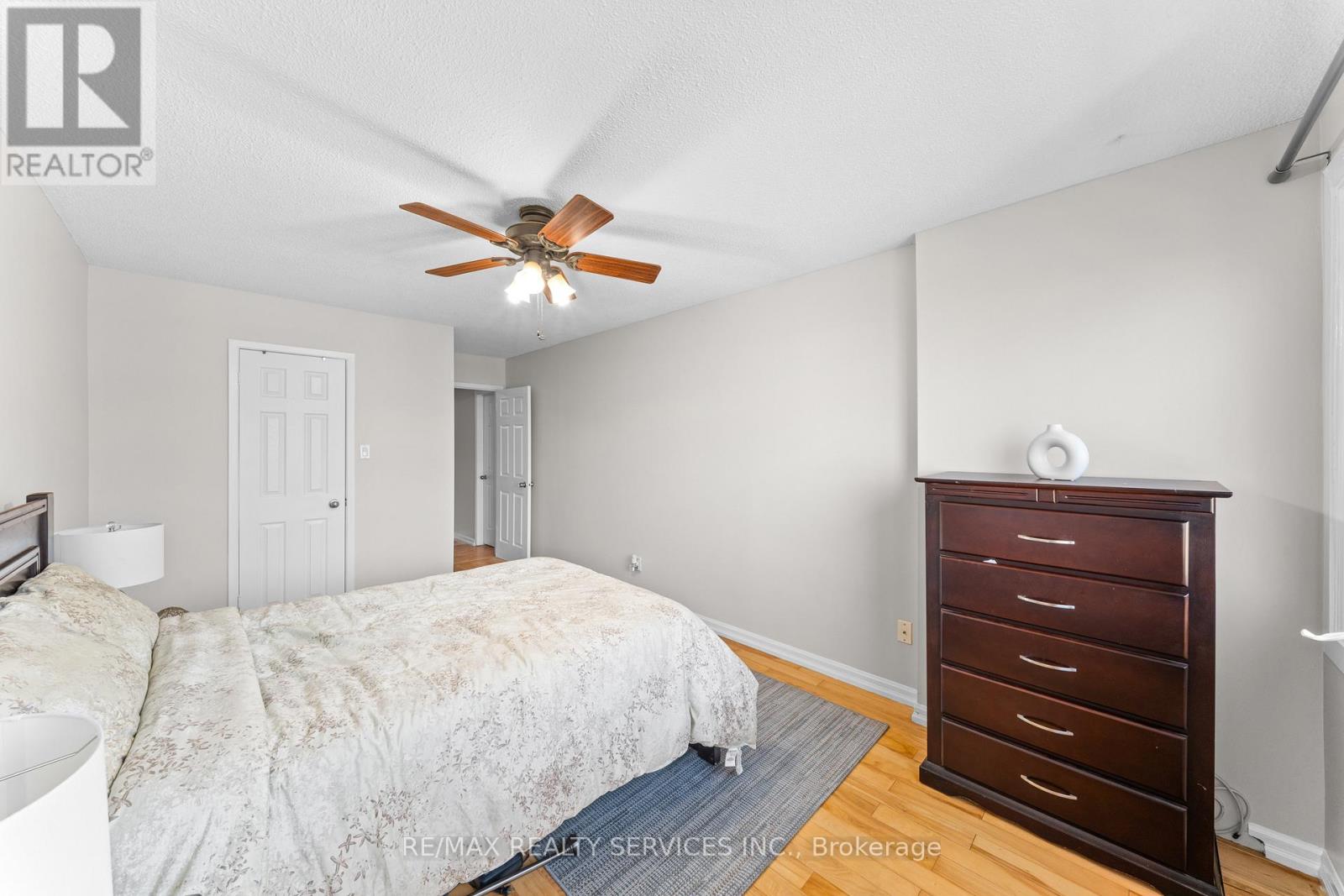 28 KINGSWOOD DRIVE - 17
