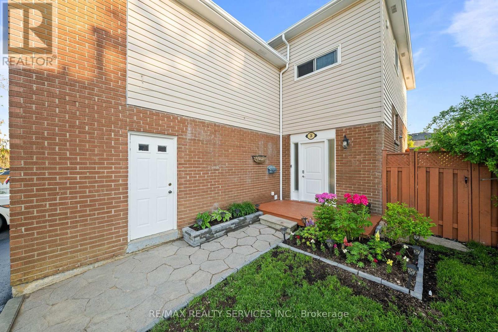 28 KINGSWOOD DRIVE - 3