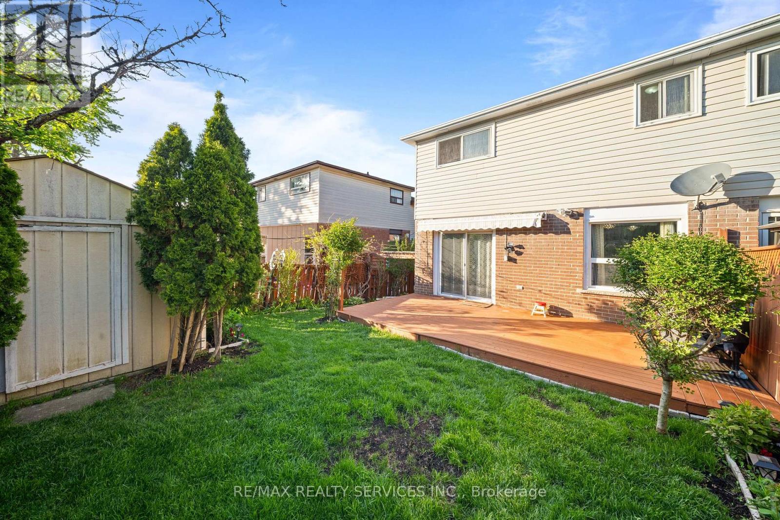 28 KINGSWOOD DRIVE - 30