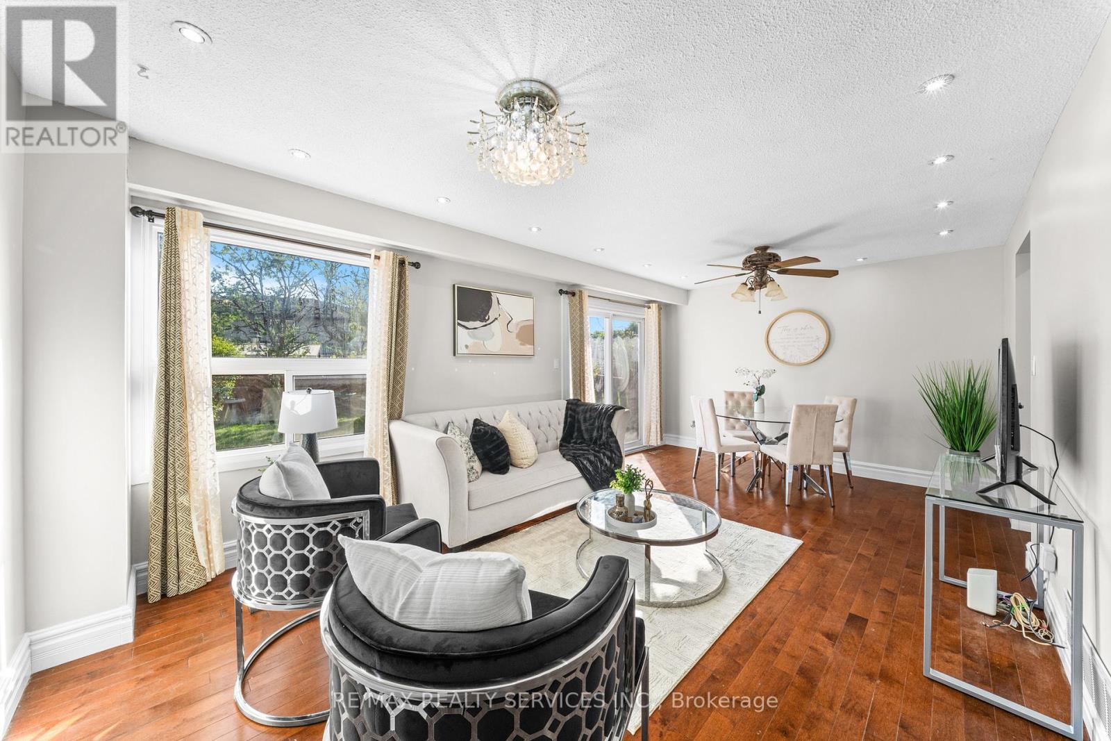 28 KINGSWOOD DRIVE - 6