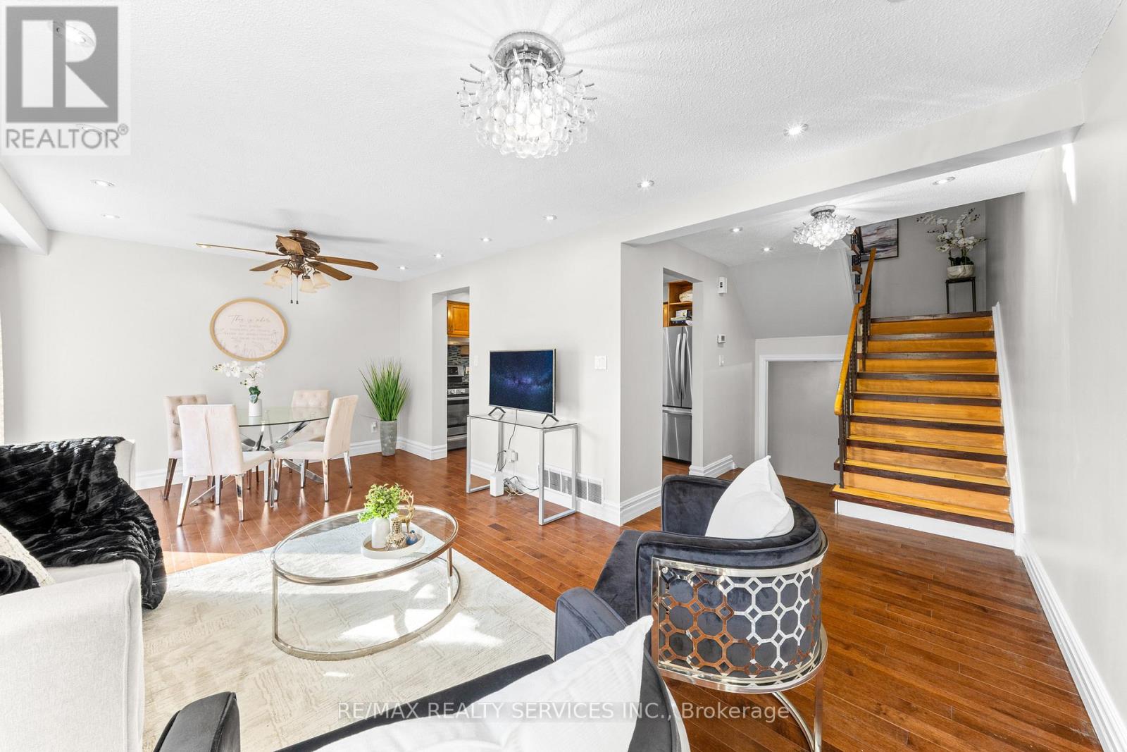28 KINGSWOOD DRIVE - 8