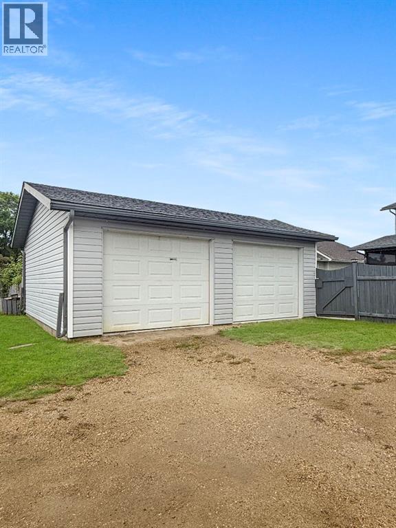 4305 47 Ave - photo 4