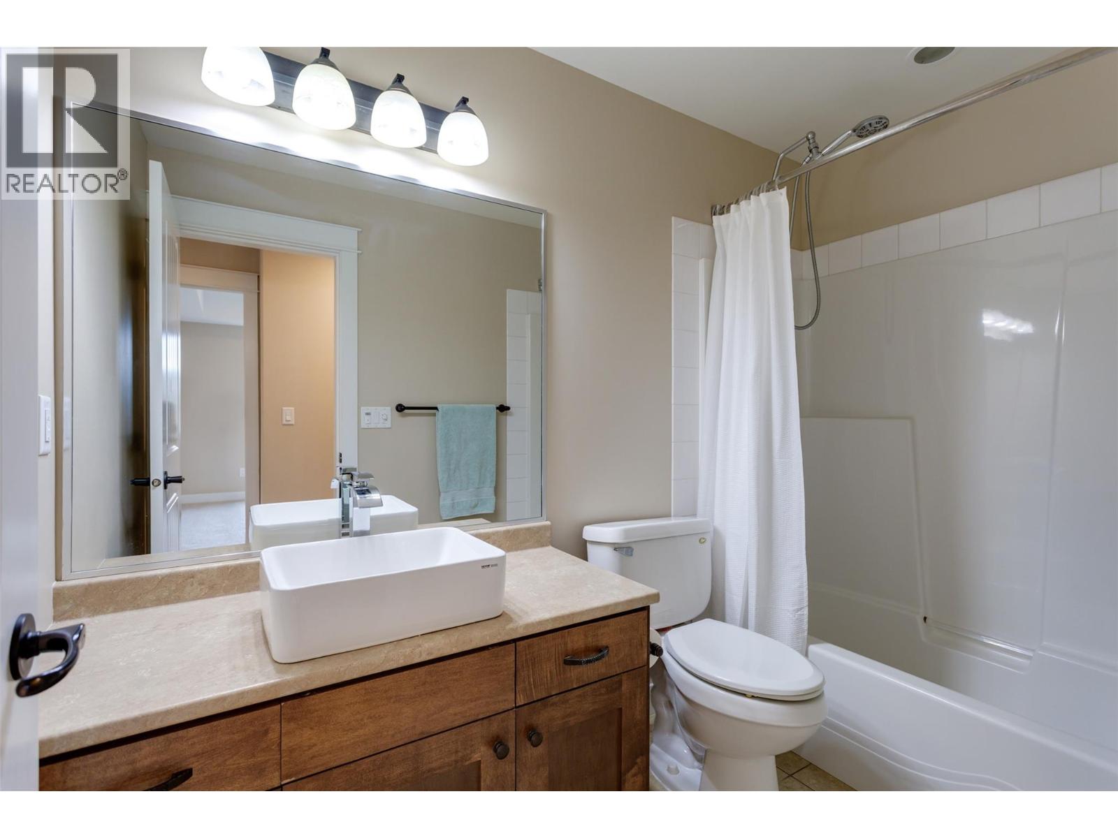 302 2470 Tuscany Drive, West Kelowna