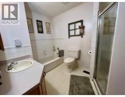 8254 Procter East Road, Procter, BC V1L0B6 Photo 17