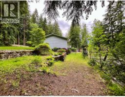 Full ensuite bathroom - 8254 Procter East Road, Procter, BC V1L0B6 Photo 7