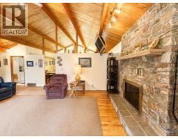 8254 Procter East Road, Procter, BC V1L0B6 Photo 12