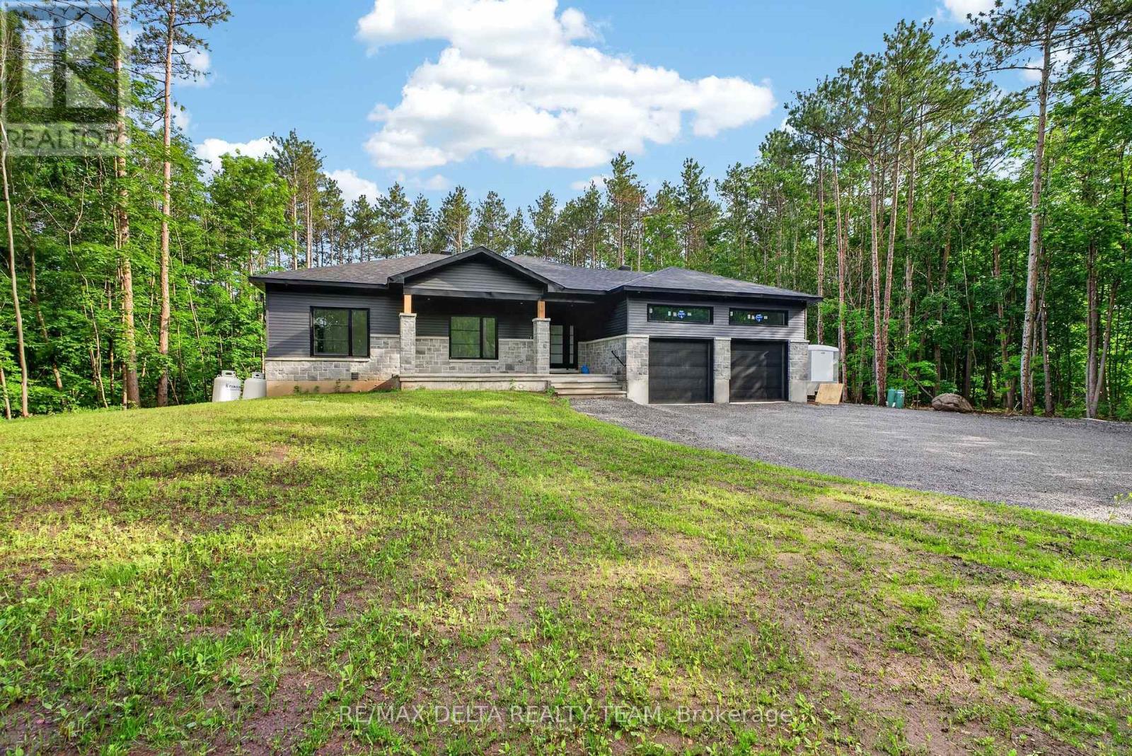 4 Bed, 3 Bath House for Sale in Ottawa – 7861 SPRINGHILL ROAD, Ottawa – MLS# X13019124 - Image 3