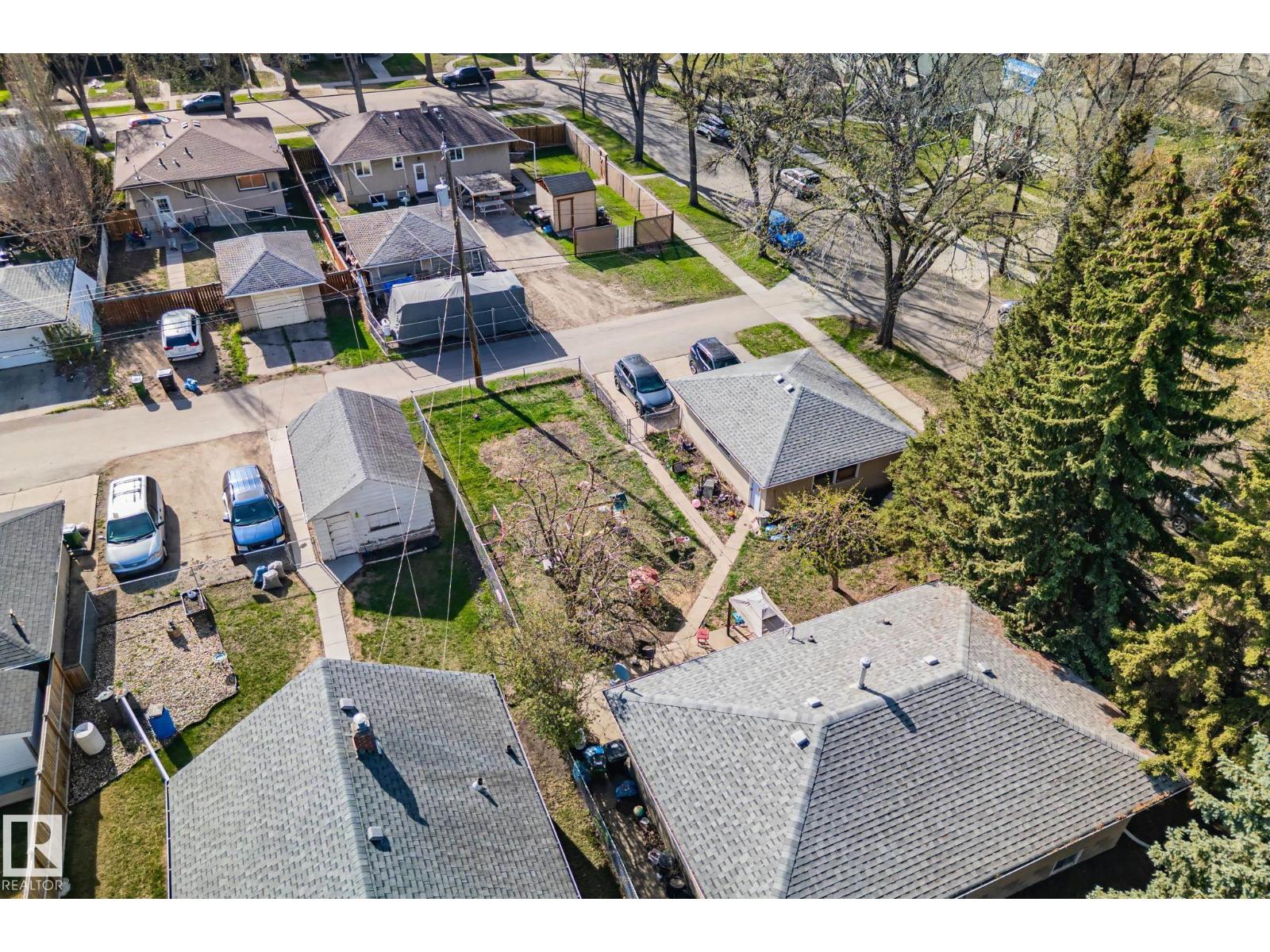 12418 92 ST NW - 18