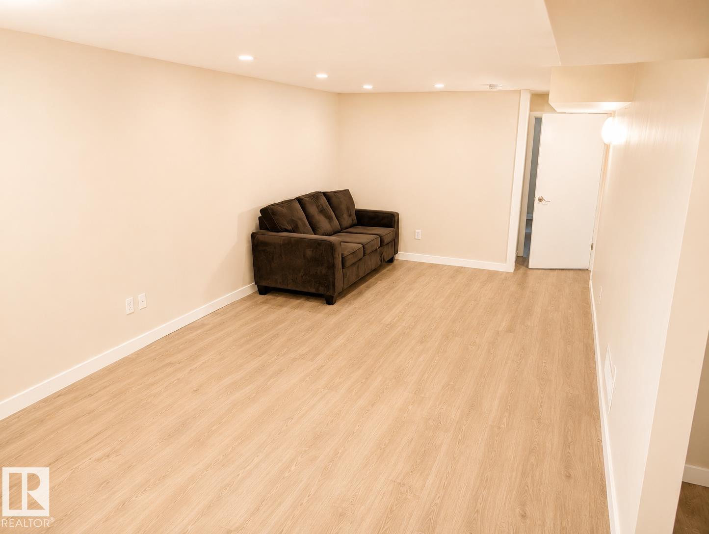 12418 92 ST NW - 14