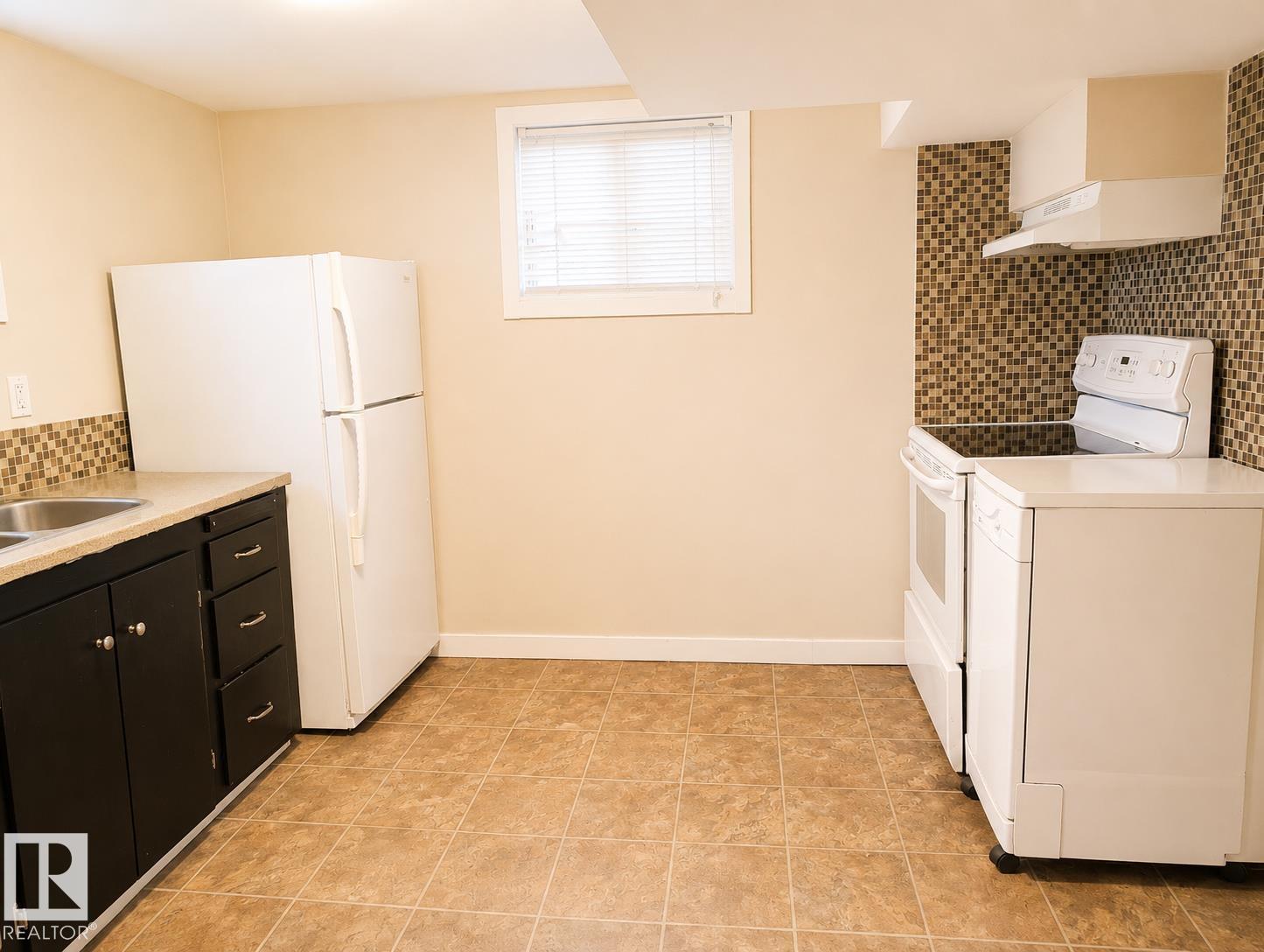 12418 92 ST NW - 11
