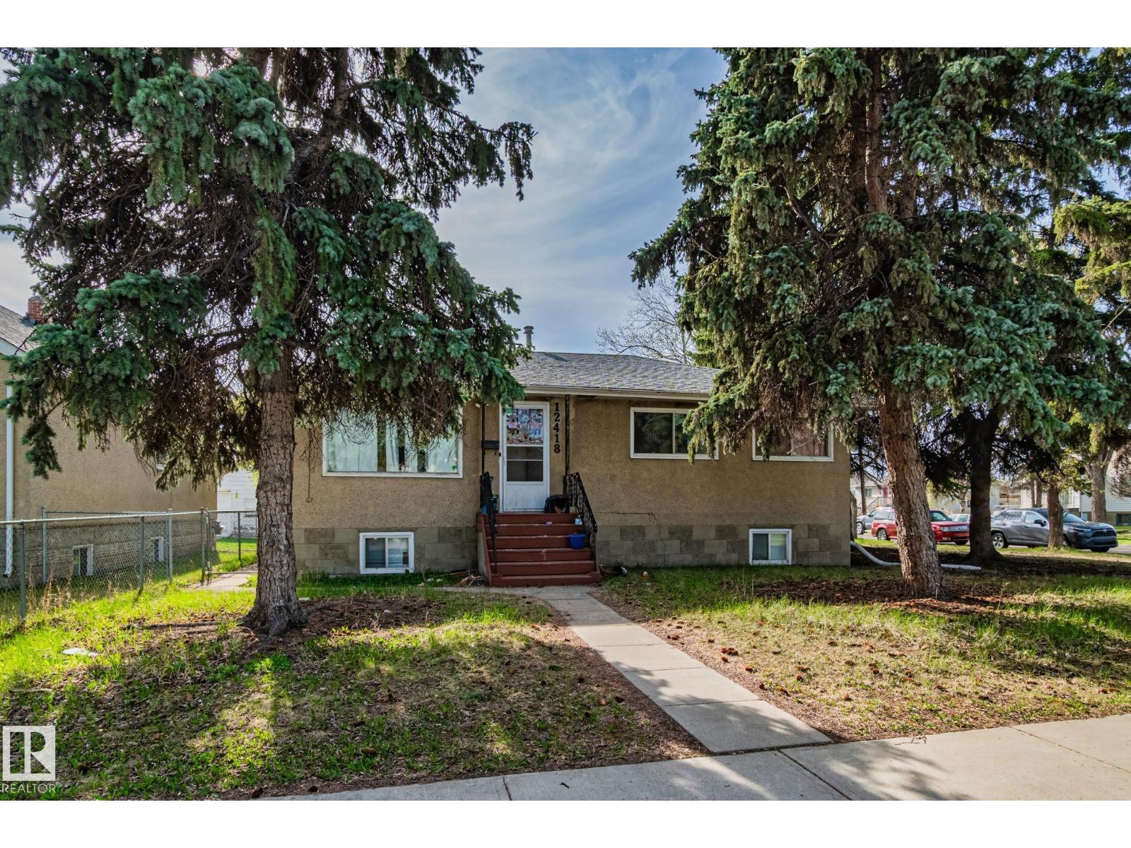 12418 92 ST NW - 1